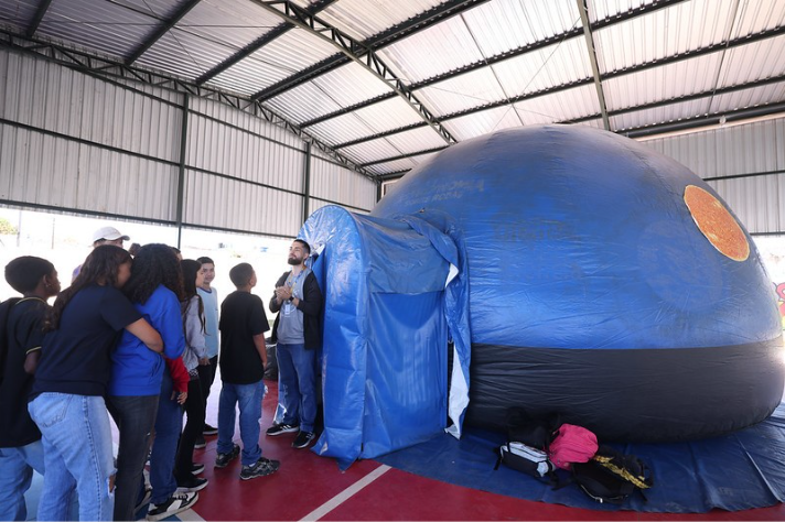 Sesc-DF leva projeções em 360º do Oceano e do Espaço a alunos da Escola Classe P.Norte