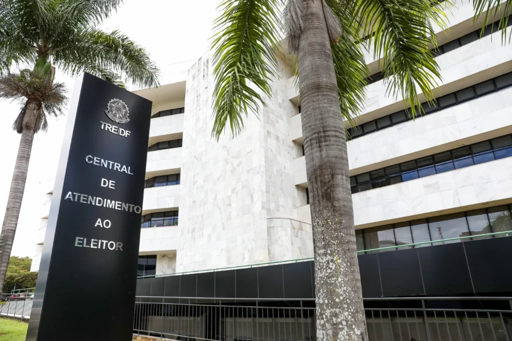 TRE-DF determina remoção de fake news contra a governadora Celina Leão