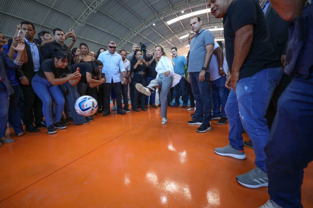 Celina reinaugura Ginásio de Esportes de Samambaia, com investimento de R$ 1,2 milhão