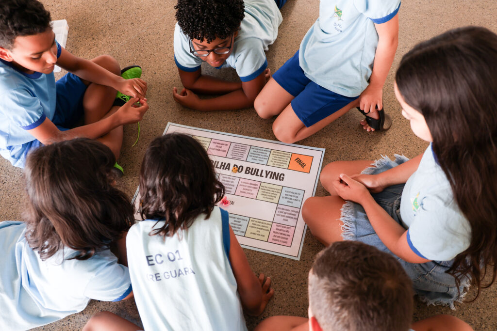 Escolas do Distrito Federal recebem ações de combate ao bullying em abril
