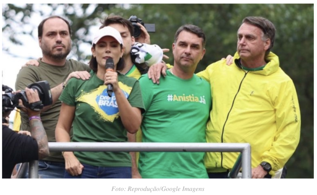 Repasse de Vorcaro à Dark House leva Flávio a discutir com Bolsonaro a troca por Michelle