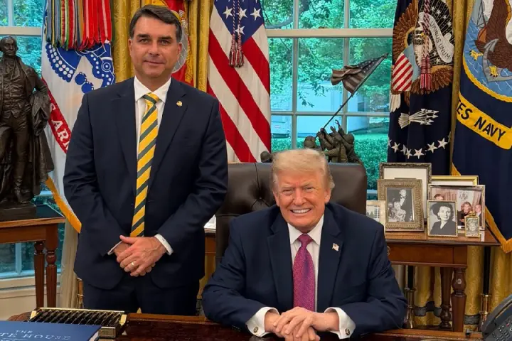 Flávio diz que reunião com Trump reconhece alternativa ao governo Lula