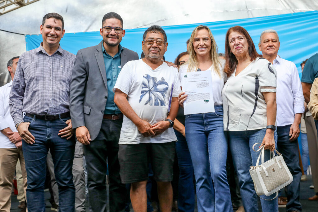 ETR participa do GDF na Sua Porta e entrega documentos rurais
