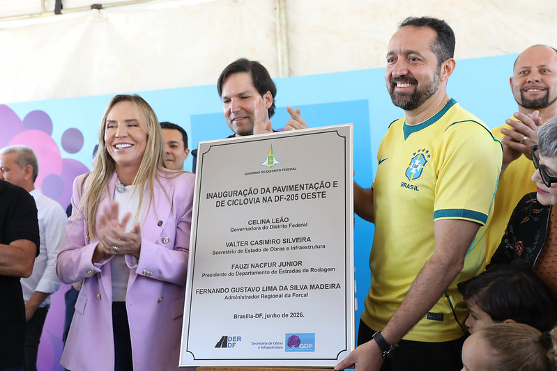 Governadora inaugura pavimentação da DF-205 na Fercal