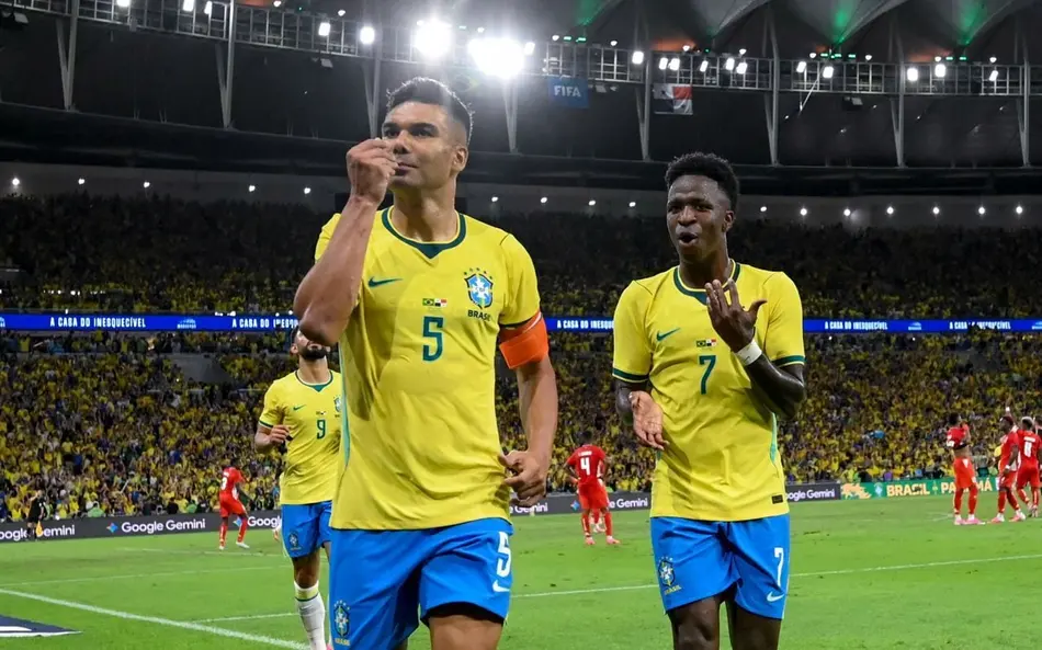 Brasil vence o Japão por 2 a 1 e avança às oitavas de final da Copa