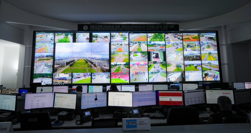 Defesa Civil Alerta envia mensagens com som para celulares em emergências