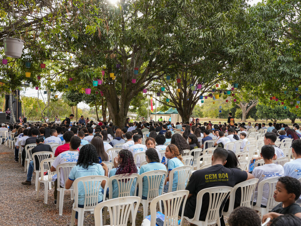 Pró-Jovem Digital certifica 280 jovens e amplia oportunidades no DF