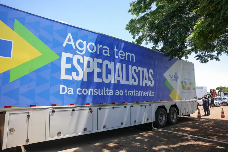 Carreta do programa Agora Tem Especialistas chega a Ceilândia