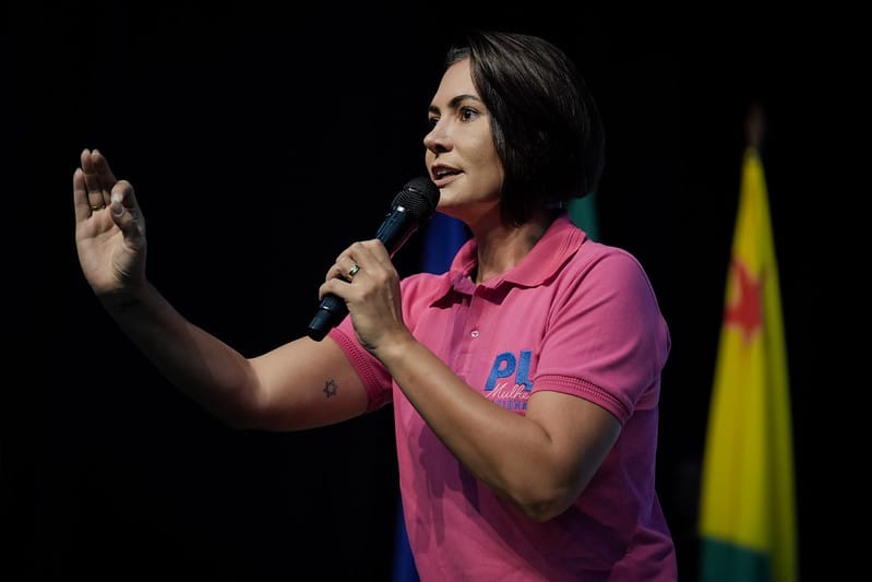Michelle deixa presidência do PL Mulher para se dedicar à família