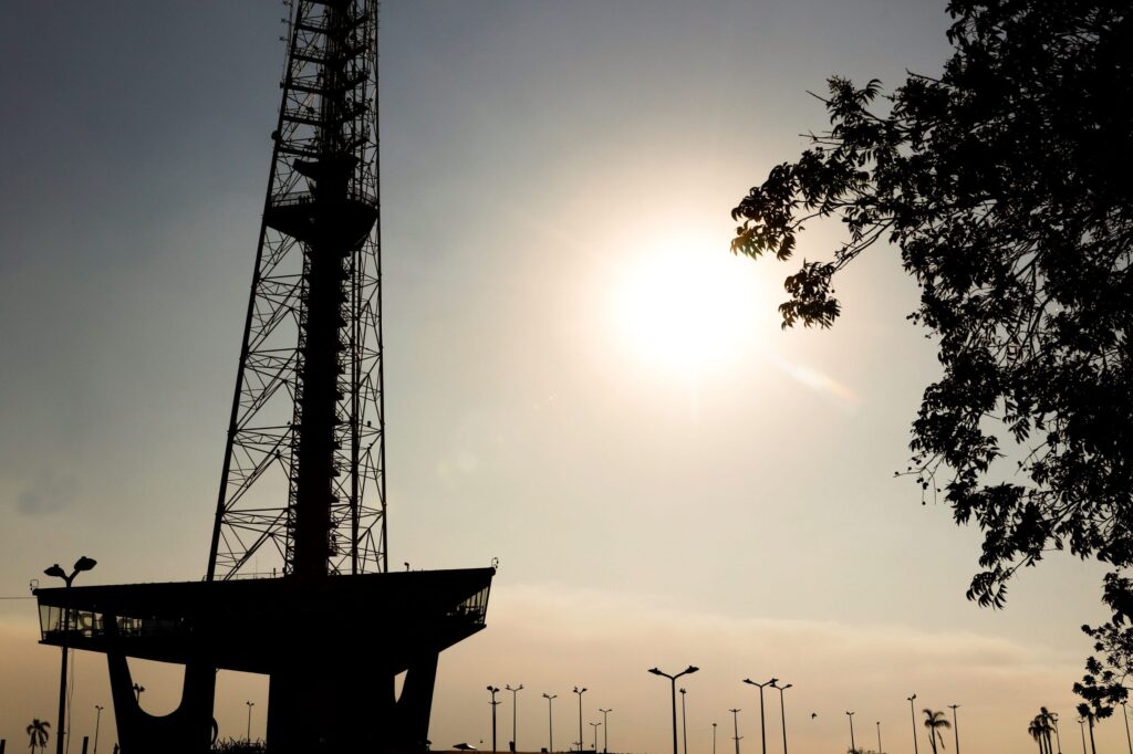 DF enfrenta semana de calor intenso com máxima de 34°C
