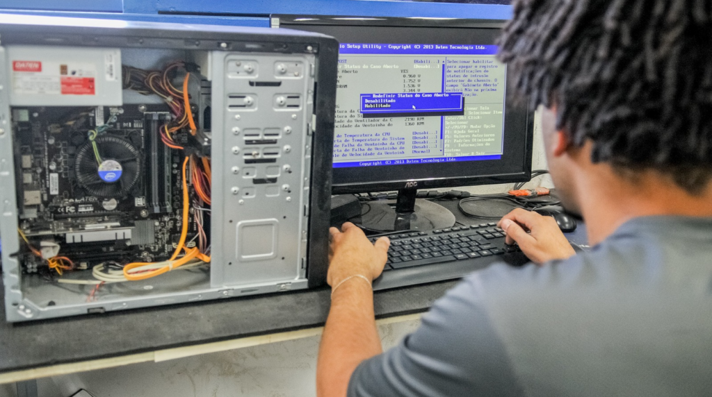 Projeto oferece cursos gratuitos de tecnologia em Ceilândia e Santa Maria