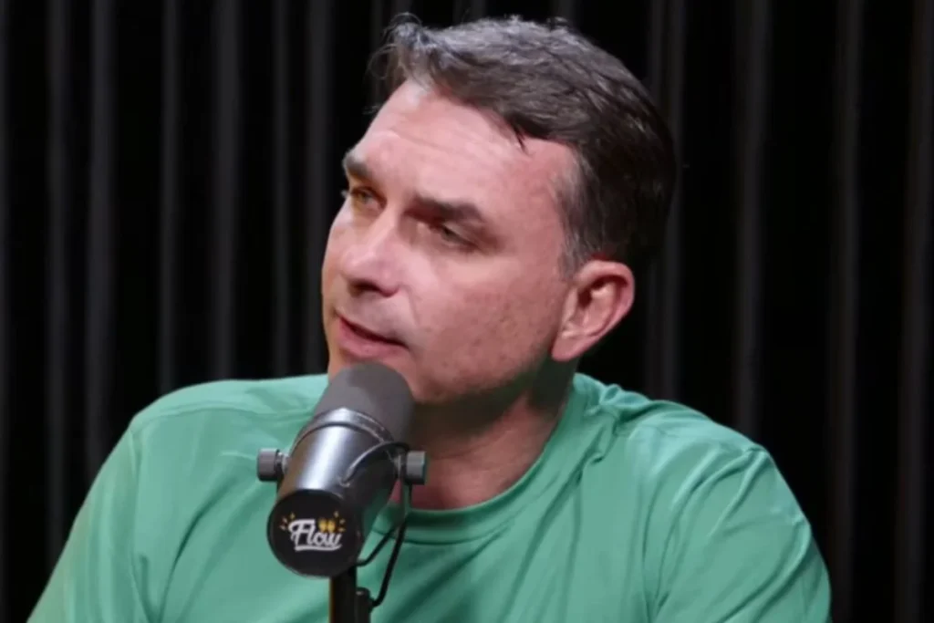 Flávio Bolsonaro acusa Moraes e Dino de interferir nas eleições
