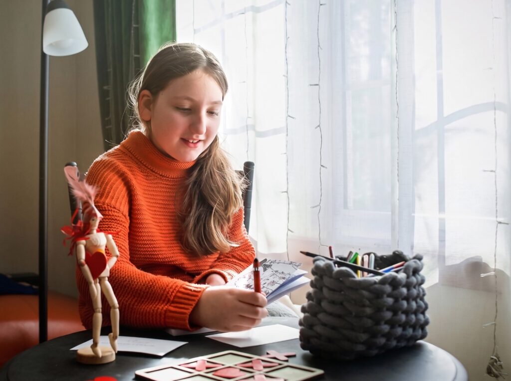 Férias sem tédio: três atividades que estimulam a criatividade de crianças e adolescentes