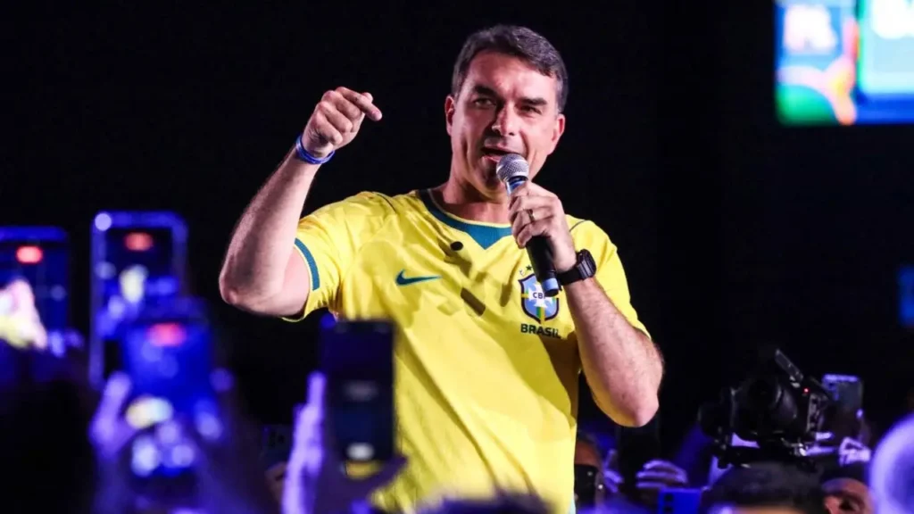 PL oficializa candidatura de Flávio Bolsonaro à Presidência da República