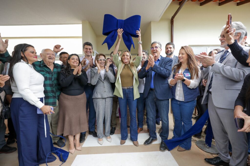 Celina inaugura Caps III no Gama com atendimento 24 horas em saúde mental