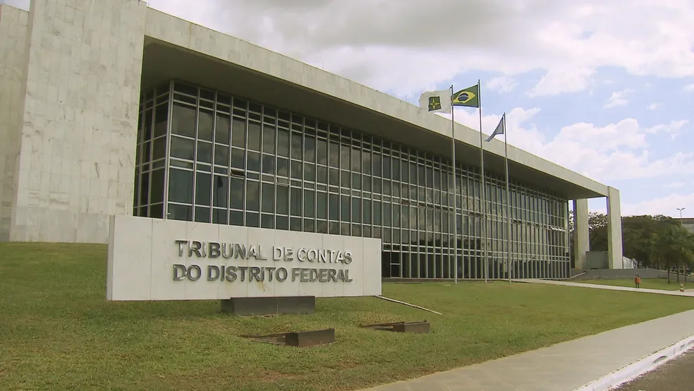 TCDF publica edital para concurso de analista administrativo