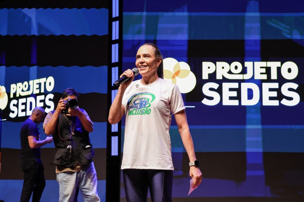 Celina afirma que convocará cerca de 1,2 mil aprovados no concurso da Sedes