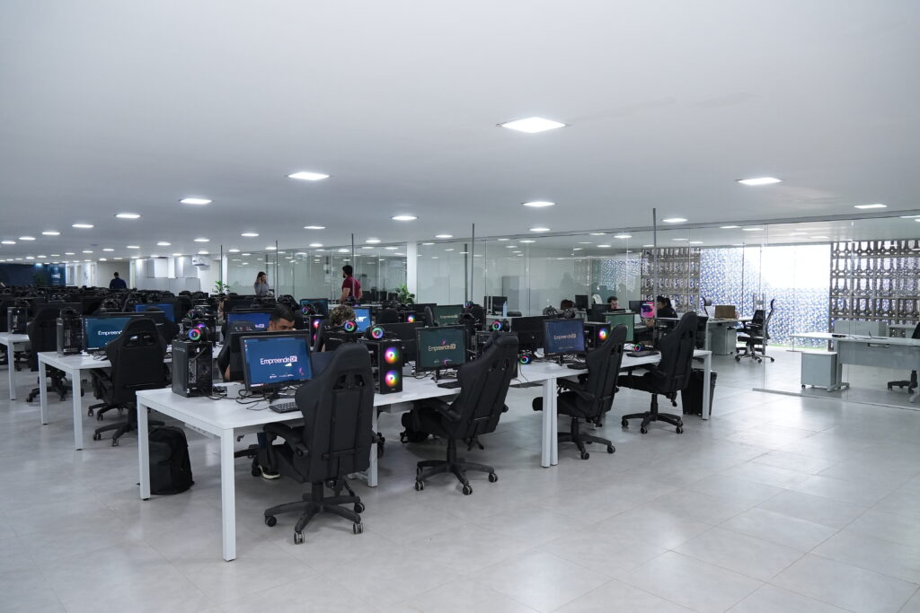 EmpreendeDF abre inscrições para capacitar 1,8 mil profissionais
