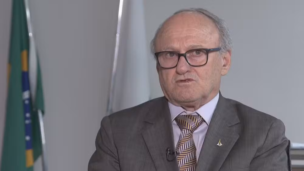 Valdivino de Oliveira contesta exigência do FGC por balanços do BRB