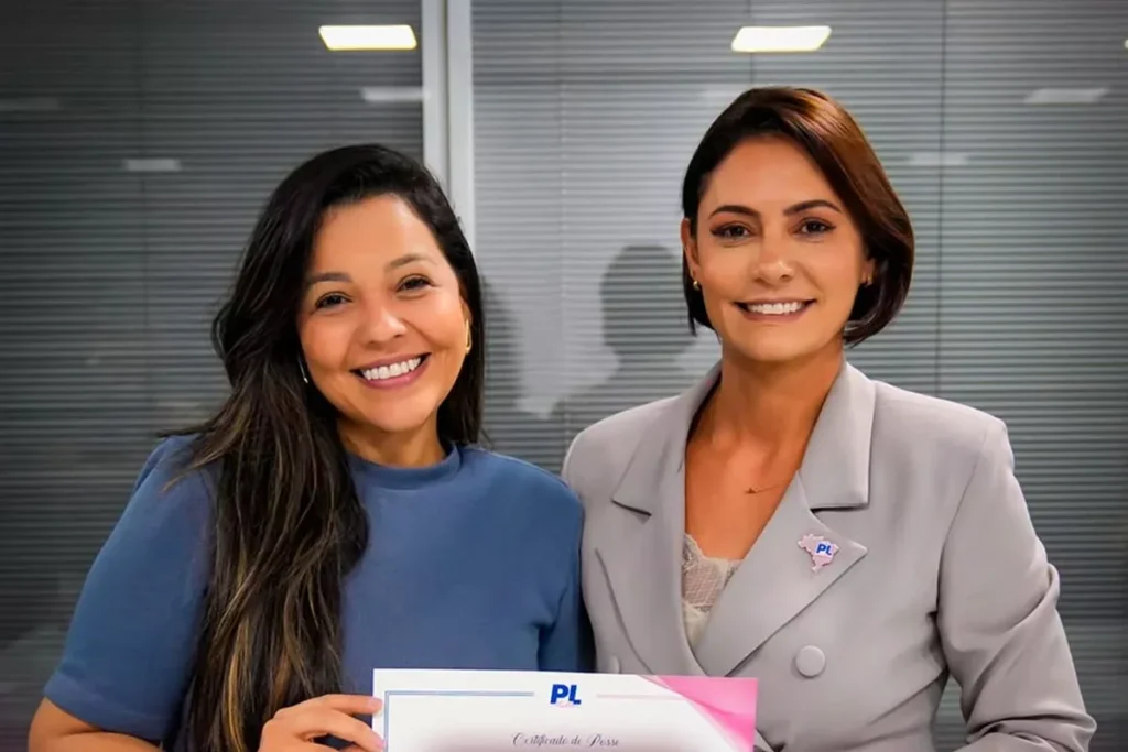 Michelle Bolsonaro e Priscila Costa são cotadas a vice de Flávio