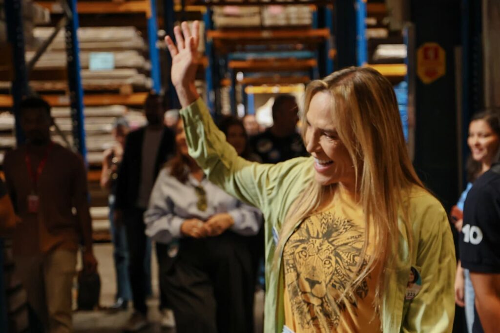 Celina defende acolhimento e internação involuntária durante evento de campanha