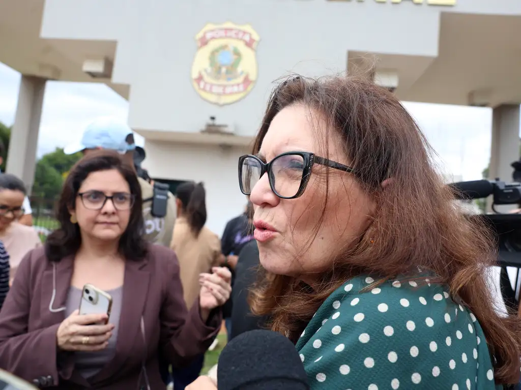 Bia Kicis critica Alexandre de Moraes em ato durante sessão do STF