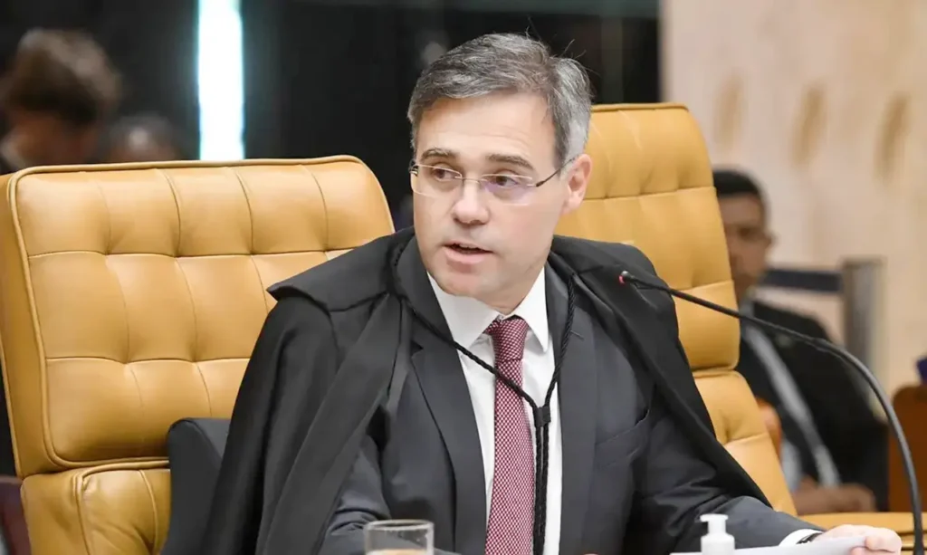 André Mendonça acusa Alexandre de Moraes de abuso de autoridade