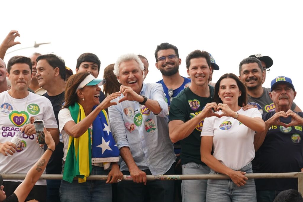 Daniel e Caiado lideram megacarreatas com 2,5 mil veículos no Entorno