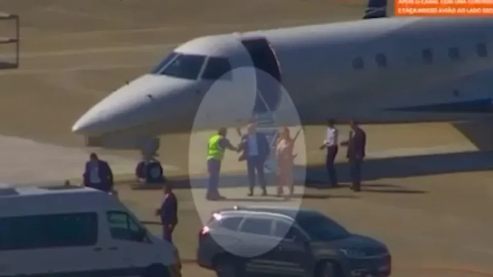 Vídeo mostra Moraes e Viviane Barci saindo de Legacy 650 de Vorcaro