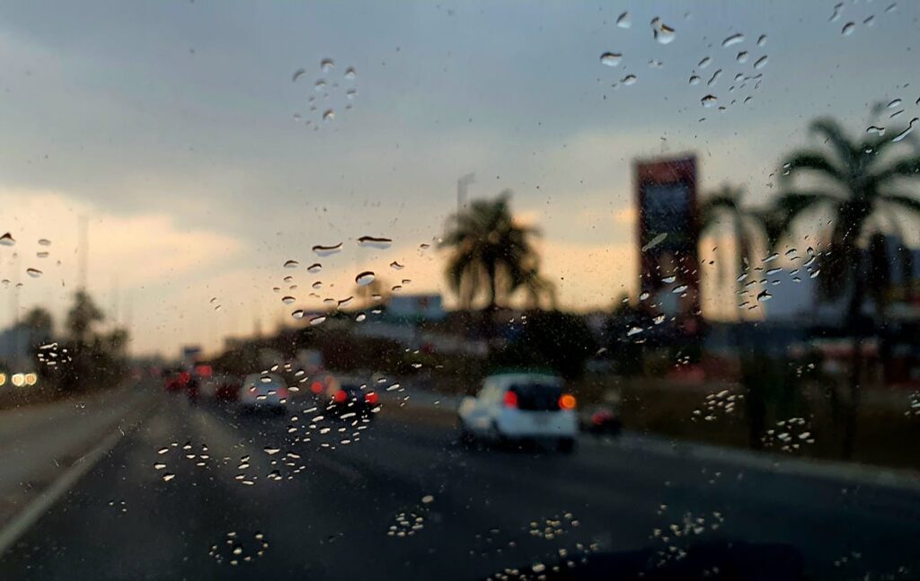 DF amanhece com chuviscos e Inmet prevê chuvas isoladas nesta quarta