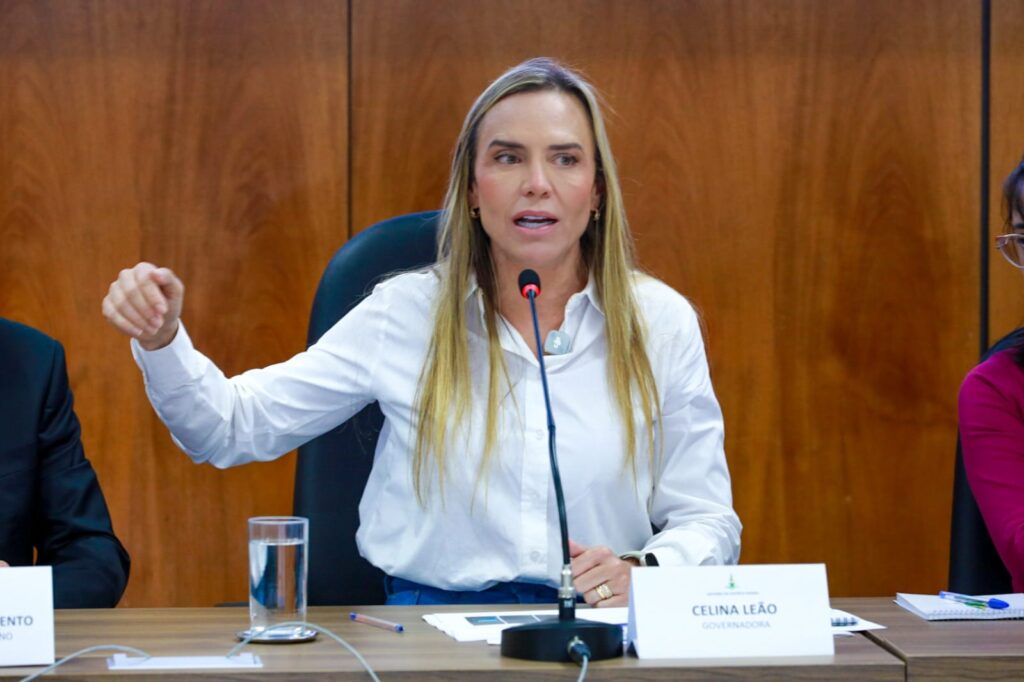 Pesquisa Correio: Celina lidera com 32,9%; Arruda e Grass em segundo