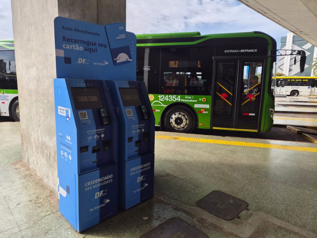 Totens de autoatendimento facilitam recarga do Cartão Mobilidade no DF