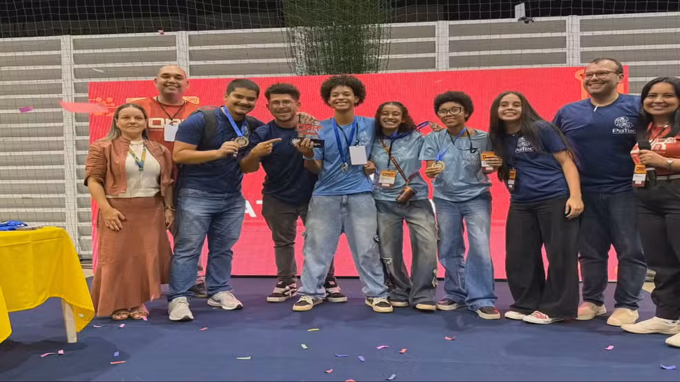Estudantes do Itapoã vencem etapa regional da Olimpíada de Robótica
