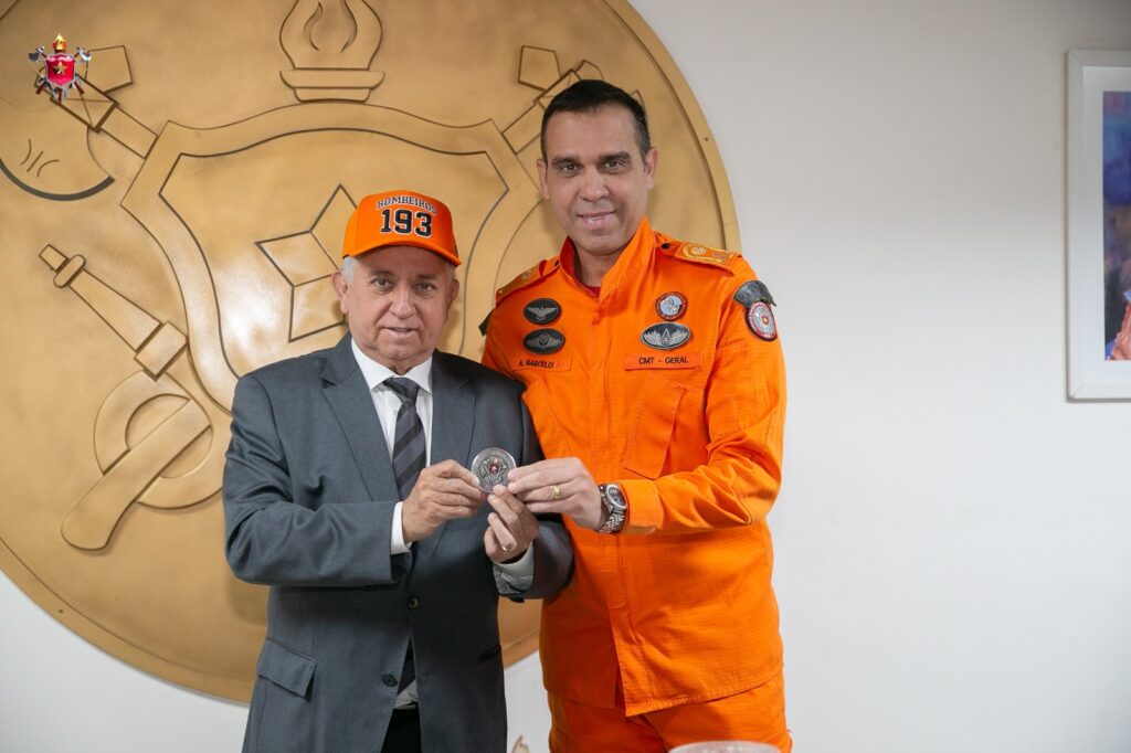 Izalci defende fortalecimento do FCDF e alerta para redução do efetivo dos Bombeiros