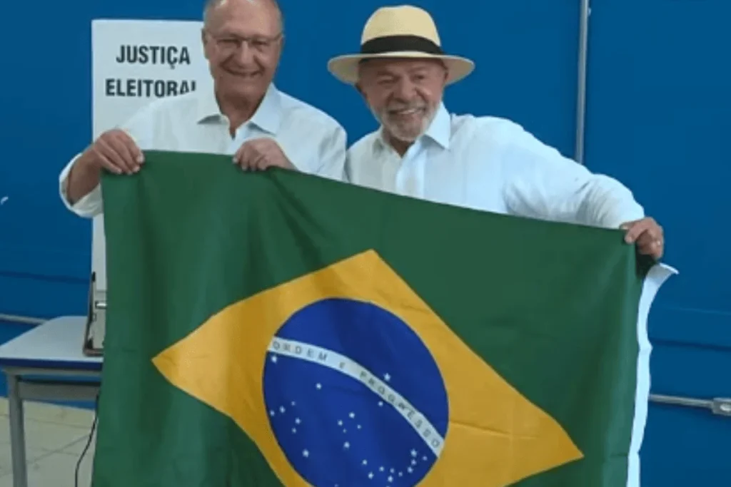 Petista Lula vota em São Bernardo do Campo, no ABC Paulista